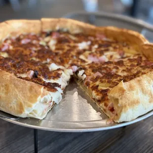 Part of the deep dish pan pizza it's pretty good. Cross is nice and fluffy and crunchy.