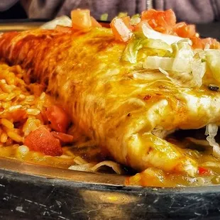 a plate of mexican food