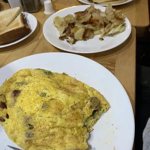 Omelette + potatoes + pancake