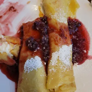 Raspberry crepes, the special of the day that took 25 minutes to come out
