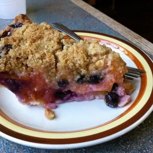 Peach blueberry crumble pie from PieJunkie