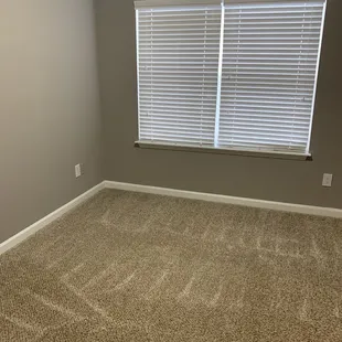 Bedroom 1BR unrennovated