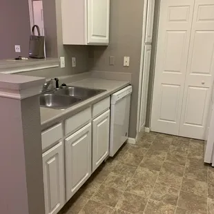 Kitchen 1BR unrennovated