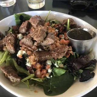 Steakhouse Salad*