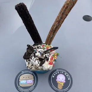 Nutella/Oreo and Fruity Pebbles Churros along with ice cream. OMG.
