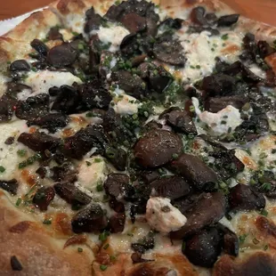 Thin Crust Fungi Pizza