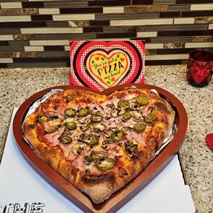 Perfect Valentine pizza for 2