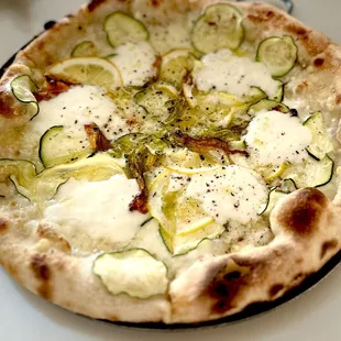 lemon pizza is surprisingly good!