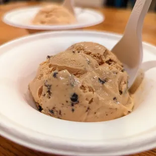 Caramel Oreo. Single scoop. 3.3 ounces. In a cup. $4.50.