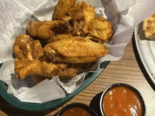 Sidelines Sports Bar & Grill