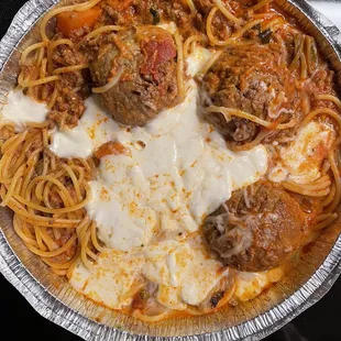 Spaghetti with Meatballs (added fresh mozzarella)