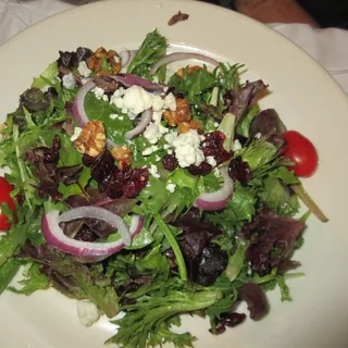 Honey Walnut Raspberry Salad