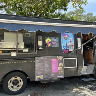 a black food truck