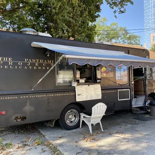a black food truck