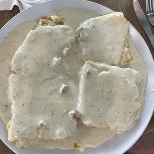 Biscuits and gravy (FULL BIS GRAVY)