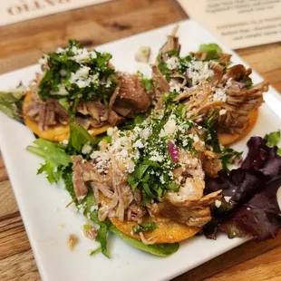 Carnitas tostadas