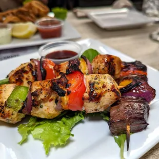 happy hour skewers $7