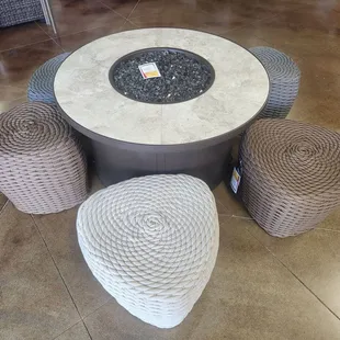 Love the rocks.....all the tables seemed to have these glass looking rocks