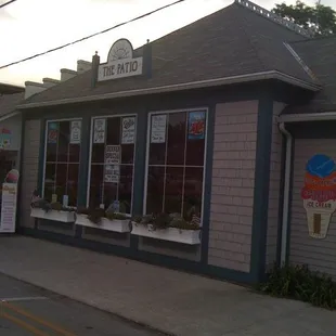 Corner of Walnut and W.Second St. Lakeside