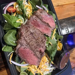 Grilled steak salad