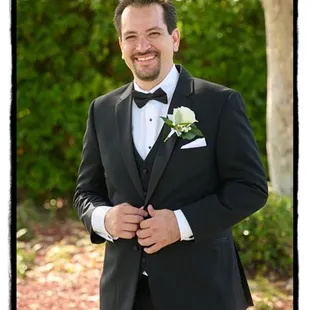 The Pavilion at Chapman Ranch handsome groom.  Photography by: www.imageryconcepts.com
