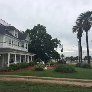 Charming house right on the shore.