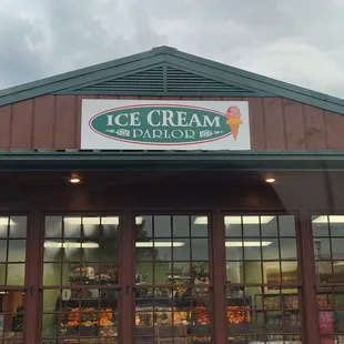 the front of the ice cream parlor