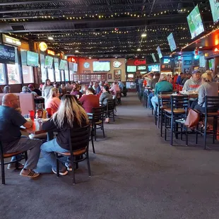 Tables &amp; tv's situated very well - views on both sides.