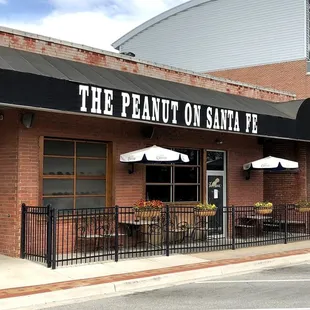 Building Exterior and Patio