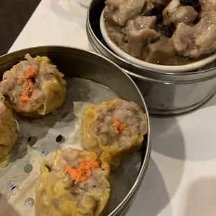 Siu mai and pork ribs in black bean sauce