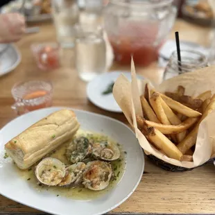 Size for comparison of clams and NOT oysters which was what I ordered