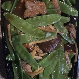 8124 Beef Black mushroom Bamboo shoots - This is Delicious &amp; similar to Heaven Dragon.