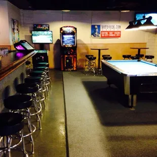 Bar, pool games
