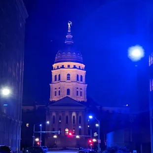 Sorry no food pictures but here's a photo  of the capital building, right outside the restaurant.
