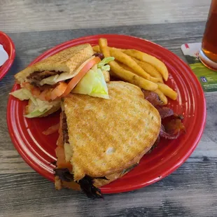 BLT, TASTY AND ICED TEA IS REALLY FRESH!