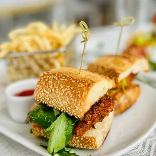 Crispy chicken sandwich