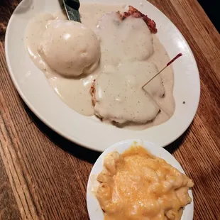 I don't know what's going on at the Pod, but today's meals were absolutely awful. VERY disappointing.