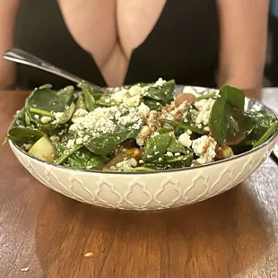 Spinach, Granny Smith apples, Gorgonzola, balsamic dressing