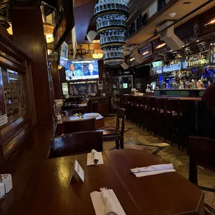 sushi and sashimi, interior