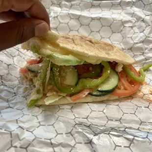 Veggie and hummus pita