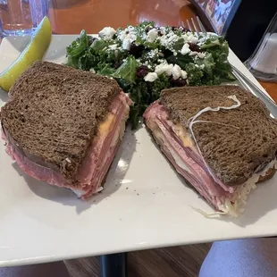 Reuben w/ Kale Salad