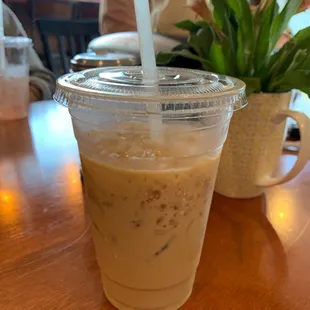 Iced vanilla latte
