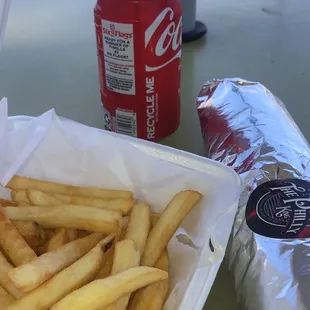 Sándwich fries and coke