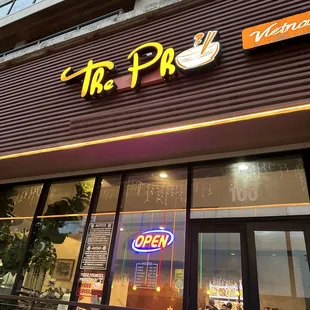 the outside of a restaurant