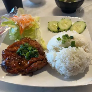 Deep fried chicken rice (com ga chien)