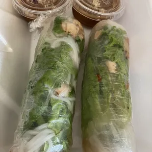 Spring roll and egg roll! Delicious and was very impressed with customer service. We will definitely be visiting again.