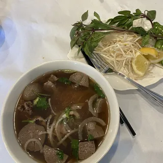 #4 Filet Mignon and Meatballs Pho