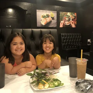 1. Vietnamese Iced Coffee (Ca Phe Sua Da)