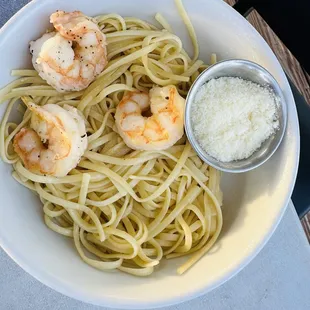 Kid&apos;s pasta with added shrimp