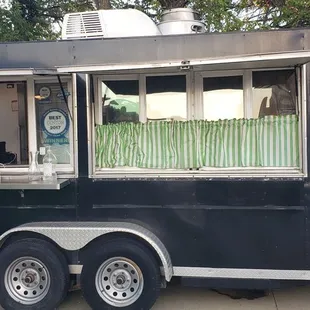 a black food truck